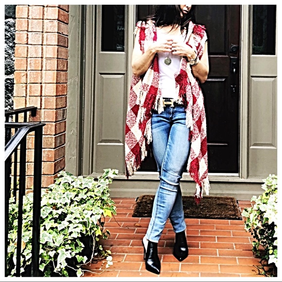 ✨LAST ONE ✨Plaid fringe vest - Picture 2 of 8